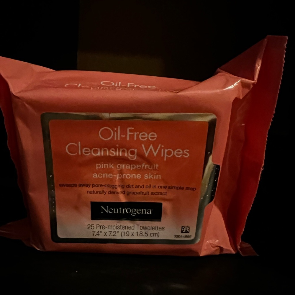 Neutrogena Oil-Free Cleansing Wipes Pink Grapefruit